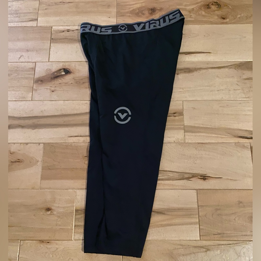 Virus International 3/4 Compression